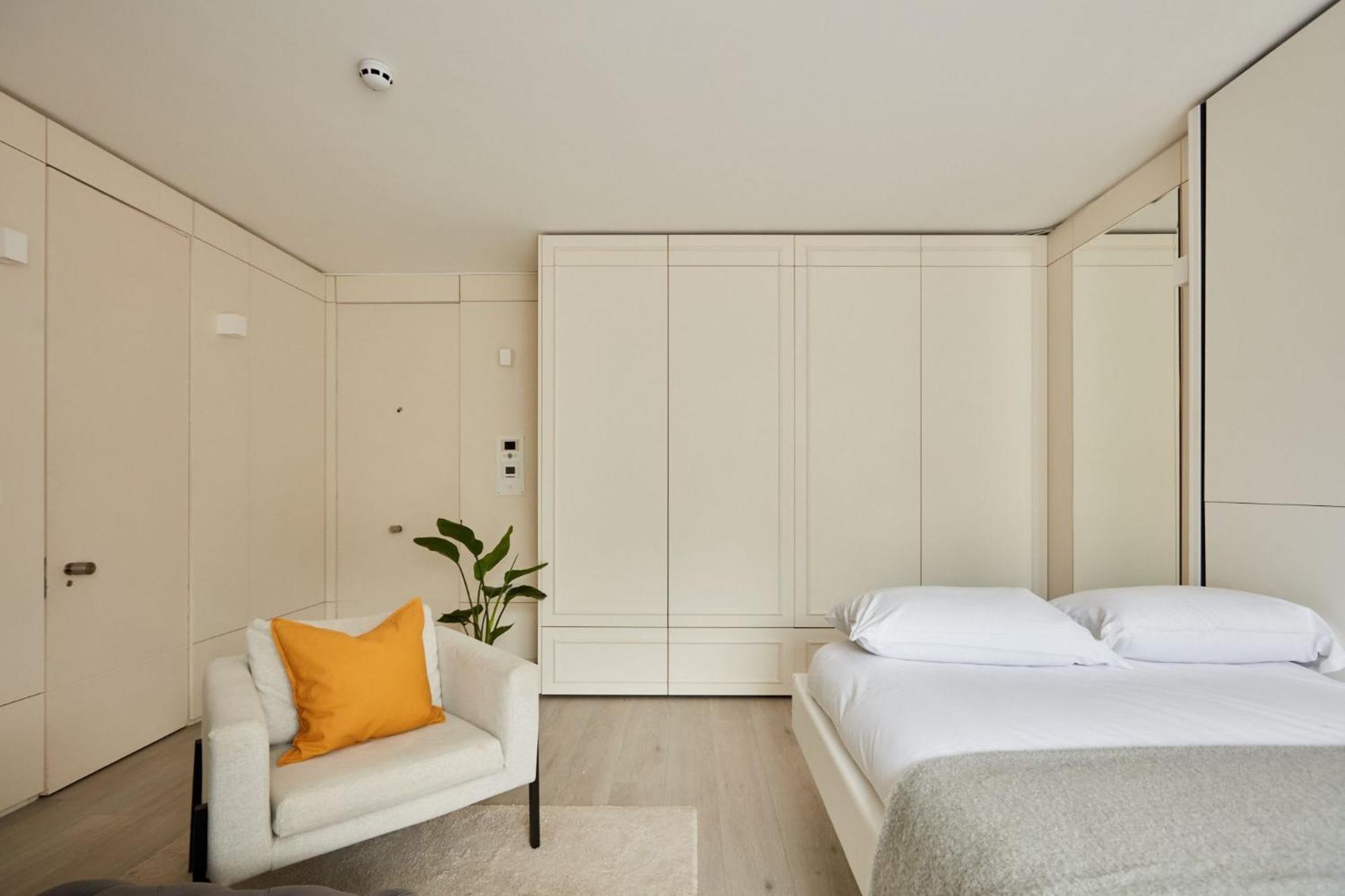 A Prestigious Haven Within London Apartment *